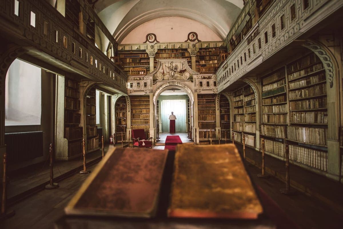 Biblioteca Batthyaneum din Alba Iulia