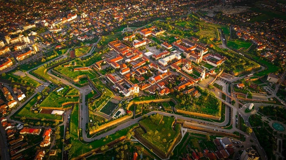 Cetatea Alba Carolina din Alba Iulia, fortificație barocă în formă de stea